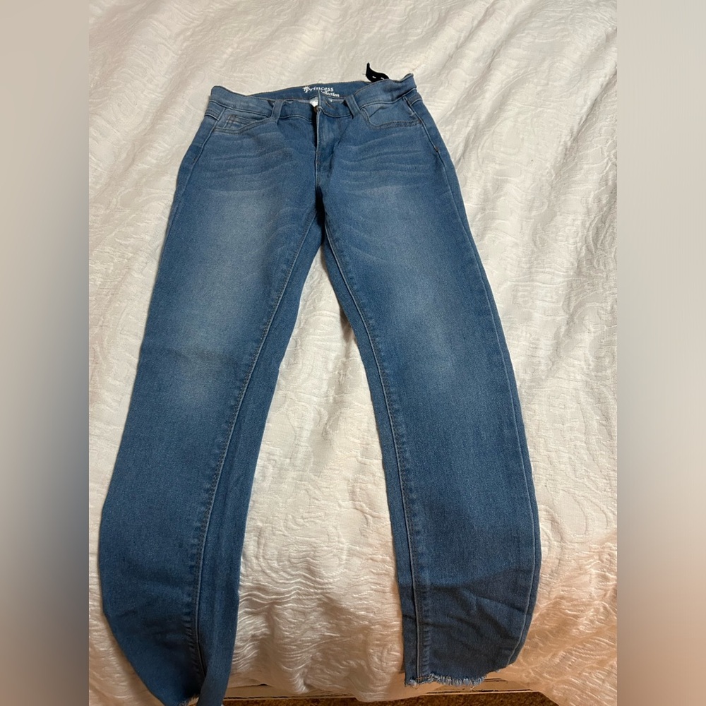 NWOT. Size 12 little Girls skinny jeans